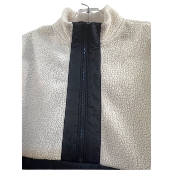13. PELOTON SHERPA 1/2 ZIP Pullover- Cream and Black - Picture 7 of 16